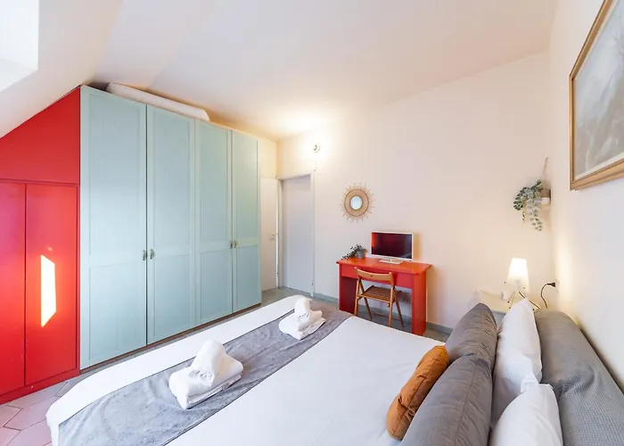 Repubblica-stazione Big House Skyline View 4 Pax Check In H24 Lägenhet