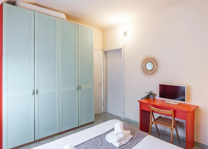 Repubblica-stazione Big House Skyline View 4 Pax Check In H24 Lägenhet *